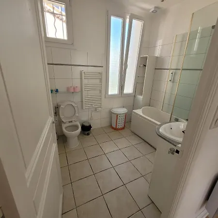 La Desiree - De Villa, 68m2, 8 Personnes Max, Climatise, 4 Etoiles, 120m2 De Jardin Et Parking, Wifi, Vu Holiday home Antibes