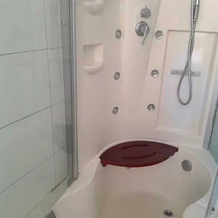 La Désirée - De Villa,62m2 , 3 Pièces , 6 Lits, 8 Persons Max,120m2 Jardin Avec Parking Casa vacanze *