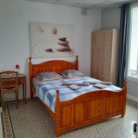 La Désirée - De Villa,62m2 , 3 Pièces , 6 Lits, 8 Persons Max,120m2 Jardin Avec Parking Hébergement de vacances *