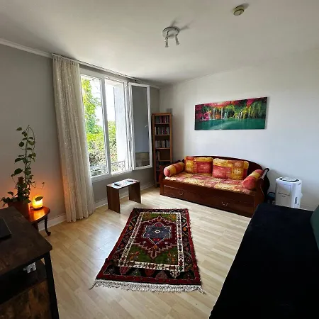 Casa vacanze La Désirée - De Villa,62m2 , 3 Pièces , 6 Lits, 8 Persons Max,120m2 Jardin Avec Parking Antibes