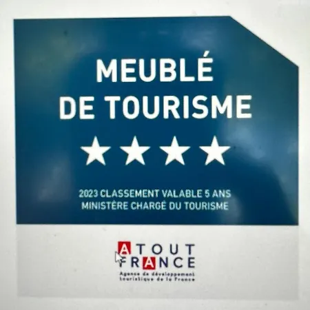 Hébergement de vacances La Désirée - De Villa,62m2 , 3 Pièces , 6 Lits, 8 Persons Max,120m2 Jardin Avec Parking